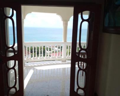Whitehouse House | Anchor with love villa