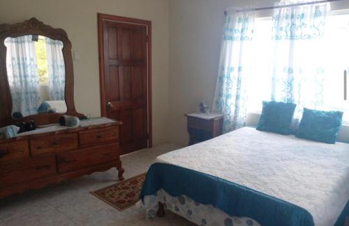 Whitehouse House | Anchor with love villa