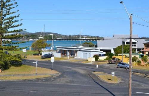 Tuncurry Apartment | Anchorage 10