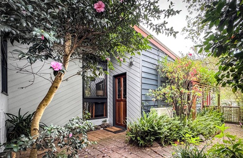 Ventnor Cottage | Anchorage Cottage @ Ventnor: (pet friendly) + WiFi and now with linen included!