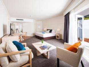 Corlette Hotel | Anchorage Port Stephens