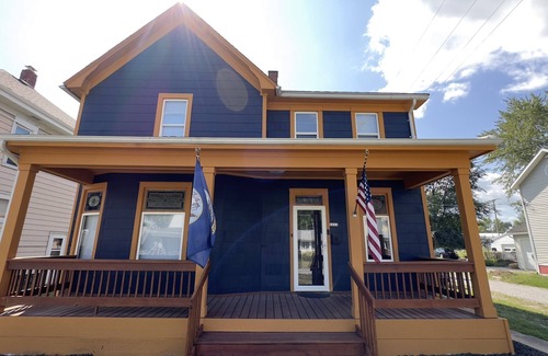 New Haven Apartment | Anchors Away! New Haven Home! 2BR Upper Level