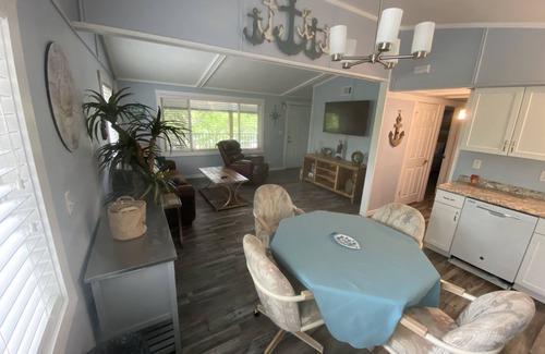 Lake Ozark Condo | ANCHOR’S UP UNIT 1 NAUTICALLY INSPIRED 2 BR CONDO NEXT TO BAGNELL STRIP