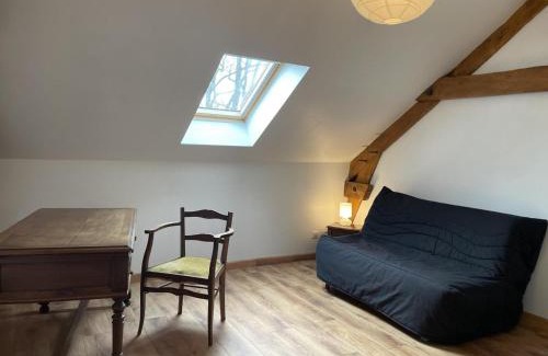 Marcillat-en-Combraille House | Ancienne ferme rénovée avec WiFi, Marcillat-en-Combraille - FR-1-489-369