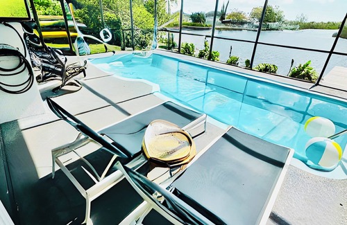 Forest Hills House | Anclote Oasis - Tarpon Springs - Waterfront Sunsets & Private Pool