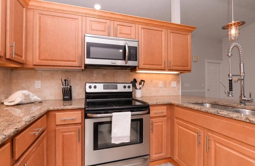Jensen Beach House | Angler’s Crest Pool House in Jensen Beach