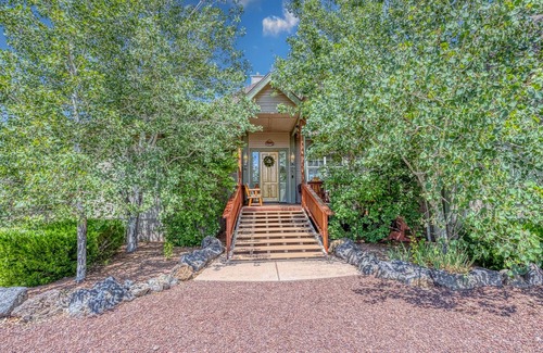 Pinetop-Lakeside House | Angler's Haven - 6BR/4BA Mountain Home at Rainbow Lake w/Game Room and Deck View