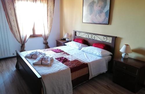 San Quirico d'Orcia Apartment | Anima d'Orcia - Ampio appartamento in pieno centro storico!