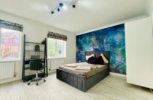 Ashford House | Anjaneya Homes - Double Room En-suites with Kitchenette