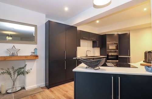 Looe Cottage | ANJOMA, pet friendly, country holiday cottage, with a garden in Looe