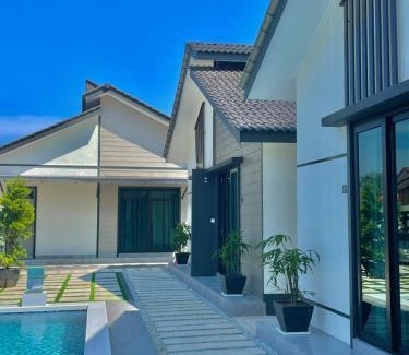Kuala Terengganu Ski Chalet | Anjung Barakah Chalet