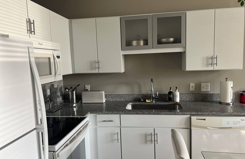 Old West Side Apartment | Ann Arbor’s Humble Abode 1.1m from the stadium
