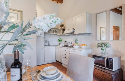 Lucca Apartment | Anna Farmhouse Apartment in Wine Resort in Lucca