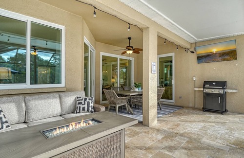 West Bradenton House | ANNA MARIA in 5 Miles, Heated Saltwater Pool+Large Fenced Yard+Dog Friendly