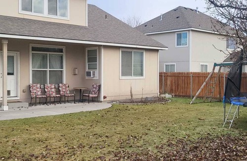 Tri-Cities House | Annaviga LoungenYou're within 5 to 15 minutes from the best areas you will needn
