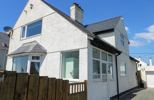 Rhosneigr House | Annedd Wen