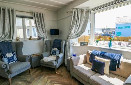 Rhosneigr House | Annedd Wen