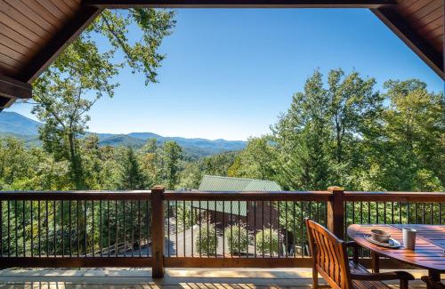 Black Bear Falls House | Another Day in Bearadise By Stony Brook Cabins