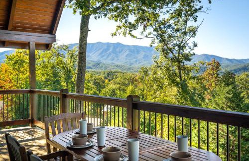 Black Bear Falls House | Another Day in Bearadise By Stony Brook Cabins