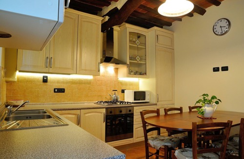 Vicopelago House | Anthea home short walk from the historic center five bicycles free and parking!