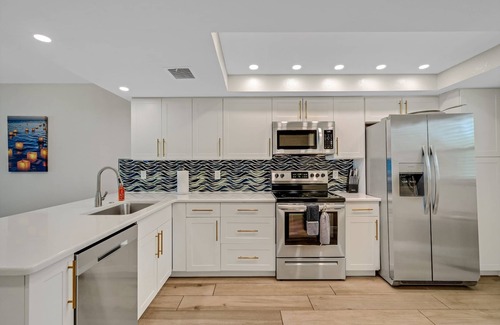 Bradenton Beach Condo | Anthony Beach Cottages - Gulfview Condo - 2 bedroom gulf front with heated pool