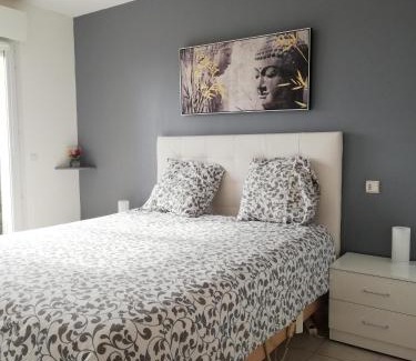 Golfe Juan Apartment | Antibes T2 Vue mer 48m2 Terrasse Parking Piscine Plage