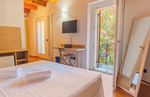 Citta Antica House | Antiche Mura 4 - One Bedroom Guest House, Sleeps 2