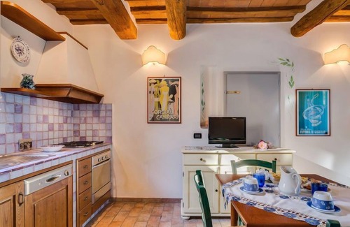 Poggiarello House | Antico Borgo S. Lorenzo Granaio by Interhome