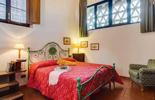 Poggiarello House | Antico Borgo S Lorenzo Ginestra by Interhome