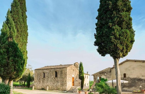 Poggiarello House | Antico Borgo S Lorenzo Ginestra by Interhome