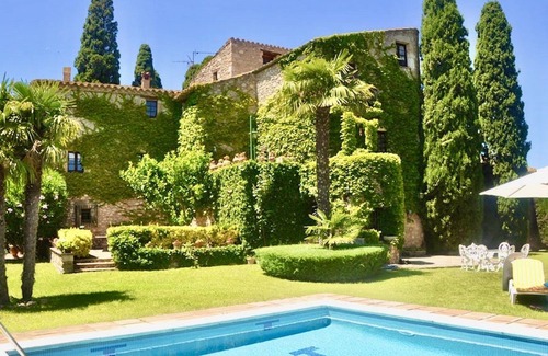 Navata House | Antigua Rectoría de Taravaus