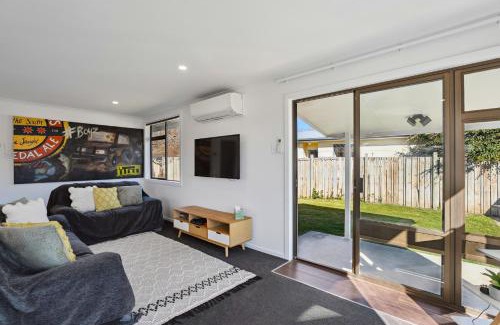 Lowburn House | Antimony Retreat - Cromwell Holiday Home