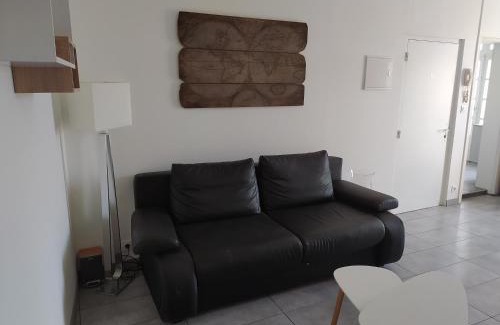 Lunel Apartment | "Antre Nous" au Cœur de Lunel