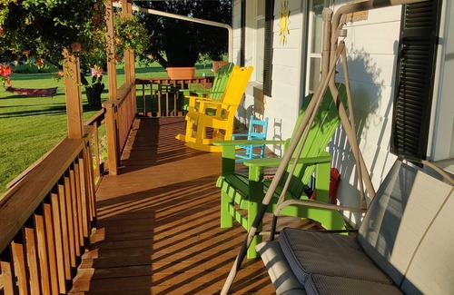 Thamesville Cottage | Antrim Cottage, Lake Erie: The essence of a house is the friends who frequent it