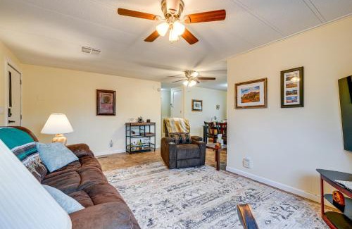 Apache Junction House | Apache Junction Home with Covered Deck and Grill