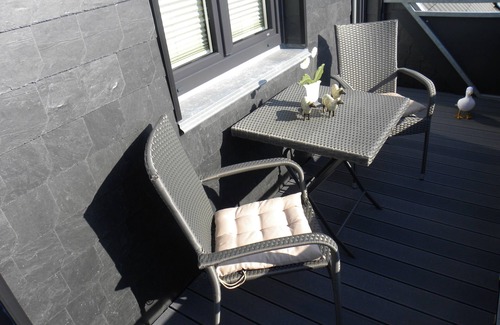Stinteck Apartment | Apartment on the 1st floor, with fireplace and balcony. 6 sleeping berths in the rustic attic.
