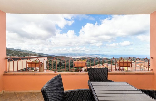 Trinita d'Agultu Apartment | Apartment 'Con Piscina 14' with Sea View, Wi-Fi and Air Conditioning