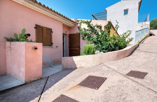 Trinita d'Agultu Apartment | Apartment 'Breathtaking Sea Views - Sardegna' with Sea View, Wi-Fi and Air Conditioning
