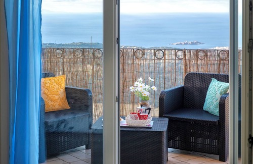 Trinita d'Agultu Apartment | Apartment 'Costiero' with Sea View, Private Terrace and Air Conditioning