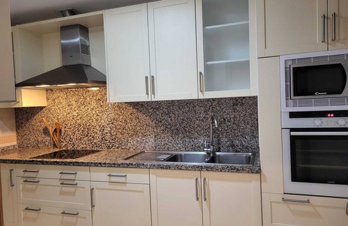 La Linea de la Concepcion Apartment | Apartamento de 3 Habitaciones con Jardín Privado