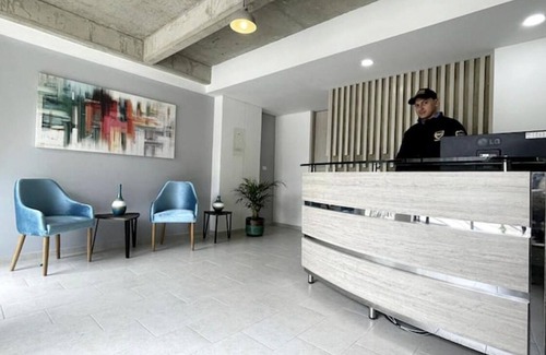 Campin Apartment | Aparta Suite Movistar Arena - Moderno, Central y Seguro. Terraza y bbq