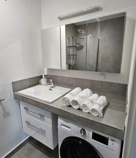 Grunwald Apartment | APARTAMENT BUŁGARSKA 60m2-3 POKOJE-PIĘKNY WIDOK-13 PIĘTRO 24H CHECK IN