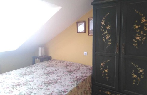Serantes Apartment | Apartament playa Tapia de Casariego. Private garden, playground and picnic area.