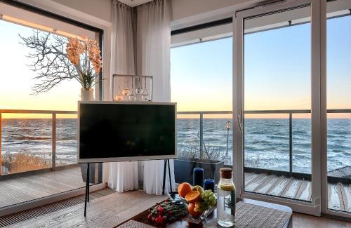 Ustronie Morskie Apartment | Apartament Szafirowy z BEZPOŚREDNIM WIDOKIEM na morze- Nadmorski Luksus Apartamenty