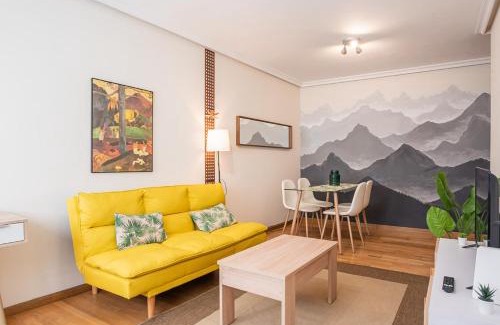 Cangas de Onis Apartment | Apartamento céntrico con wifi y parking de coche tamaño medio