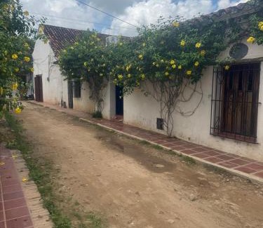 Santa Cruz de Mompox Apartment | Apartamento Colonial Puerta Azul