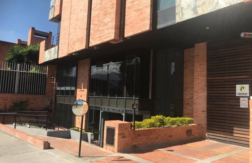 Usaquen Apartment | Apartamento con Terraza Privada en la Calleja. A 3 min de la Clinica Reina Sofía