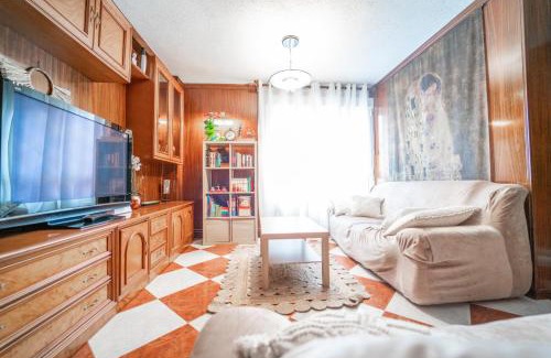Distrito Oeste Apartment | Apartamento Cortes de Cadiz