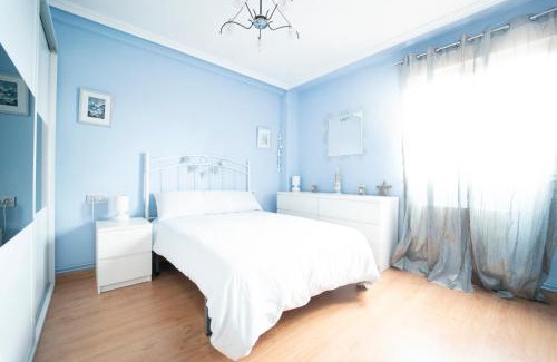 Distrito Oeste Apartment | Apartamento Cortes de Cadiz
