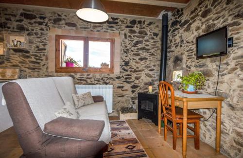 Susqueda Apartment | Apartamento duplex rural con chimenea y vistas panorámicas desde la cama